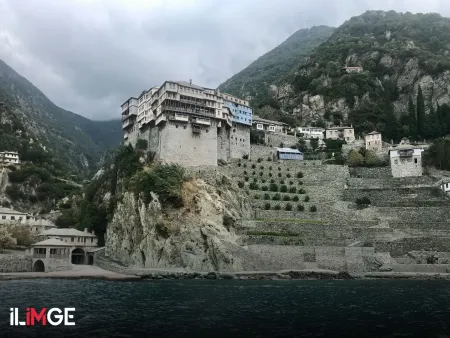 Ruhsal Büyünün İlahi Yarımadası: Athos