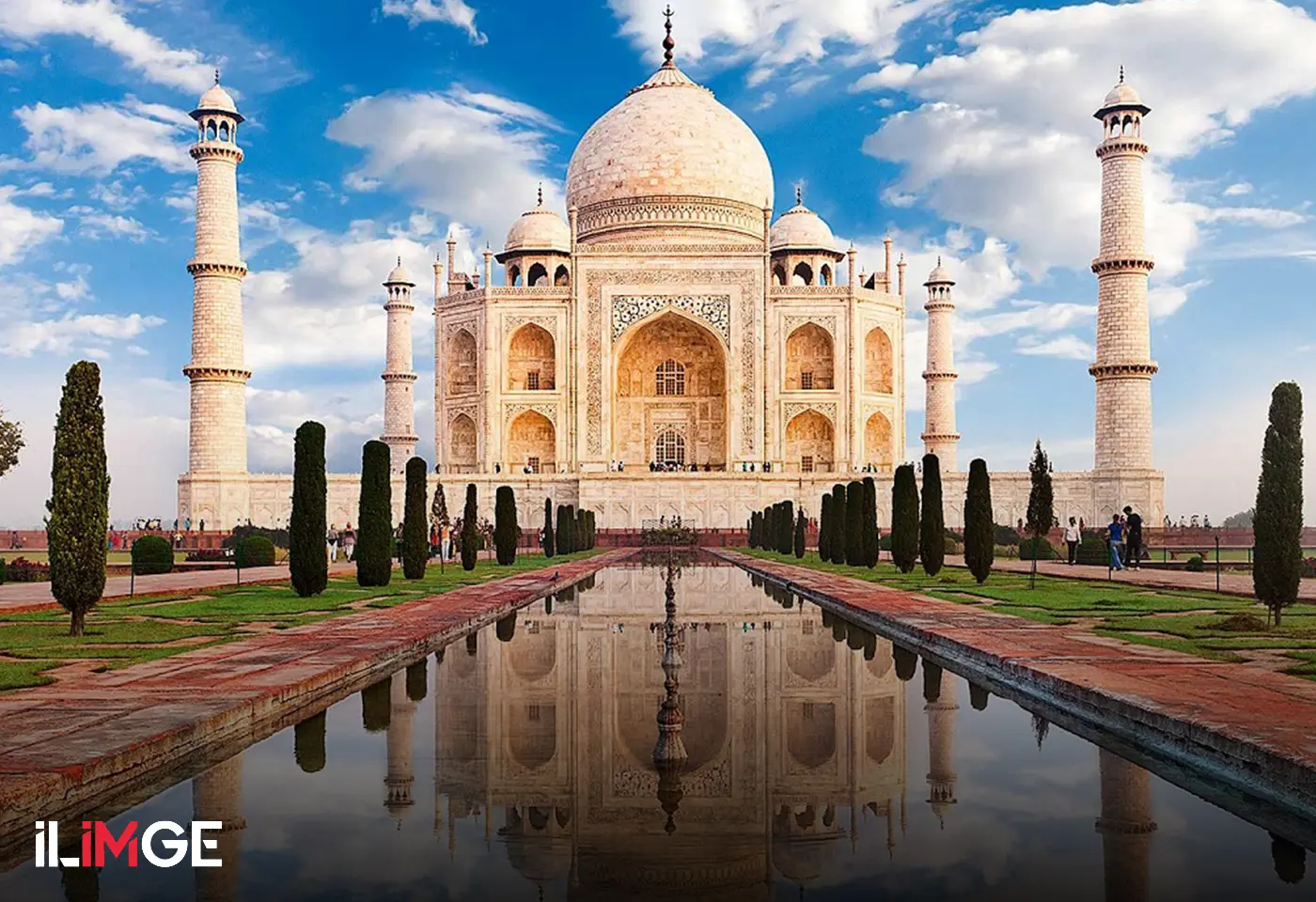 Tarihi ve Hikayesiyle Tac Mahal